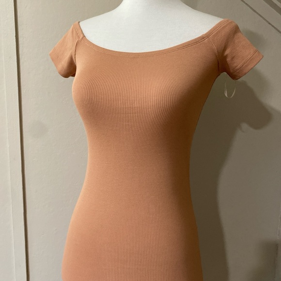 NWT Forever 21 Salmon/Coral Off-The-Shoulder Bodycon Dress, Size Small - Picture 5 of 6